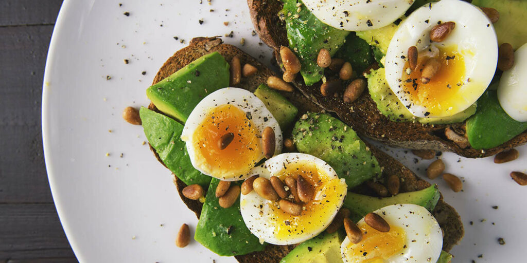 Regime du boxeur : l'assiette d'un petit déjeuner salé